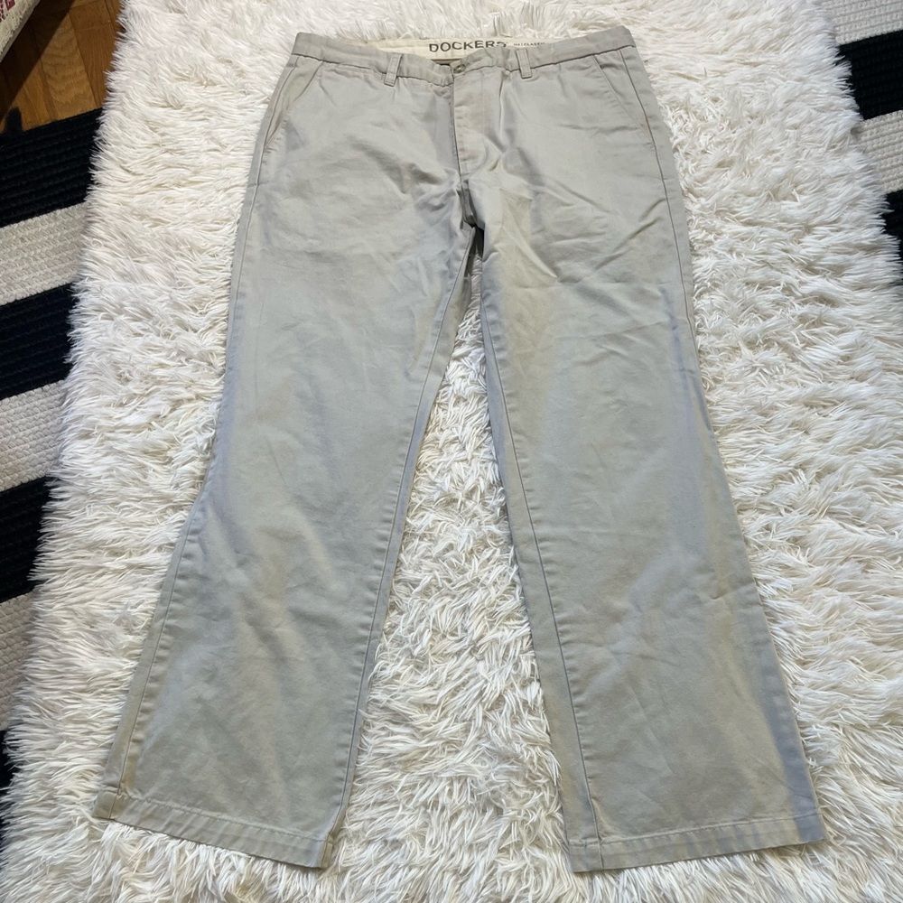 G3 Dockers Men's Khaki Chinos